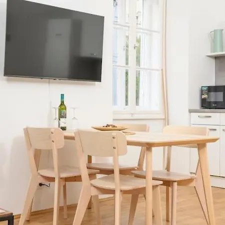 Anna And Friends First Floor Apartment Graz Exterior photo